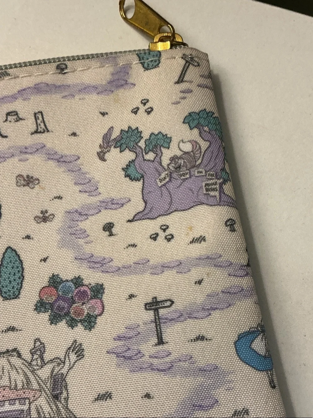 Disney loungefly alice